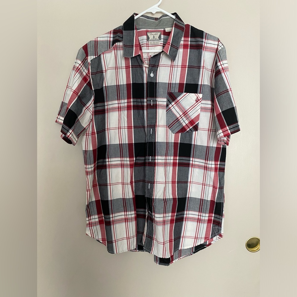 Volcom plaid shirt. size large
